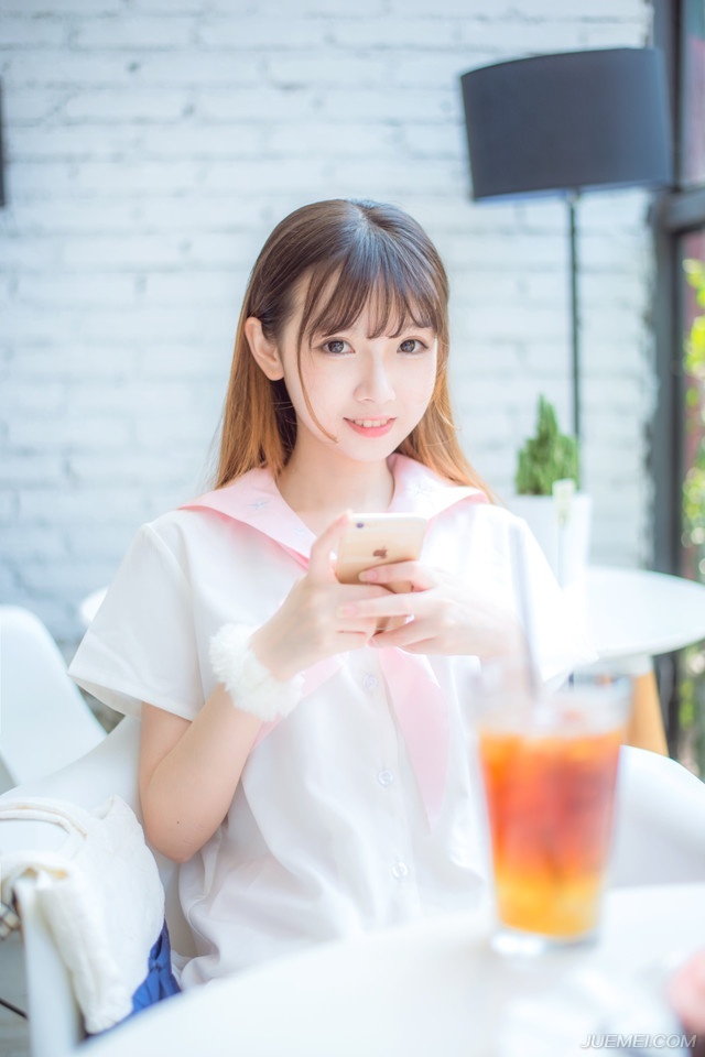 “此人与我等并非一条心，留之无用，甚至日后还会坏事。”法正摇了摇头，淡漠道。